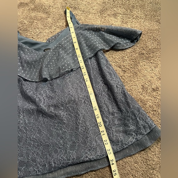 Lacy blouse - Picture 8 of 9